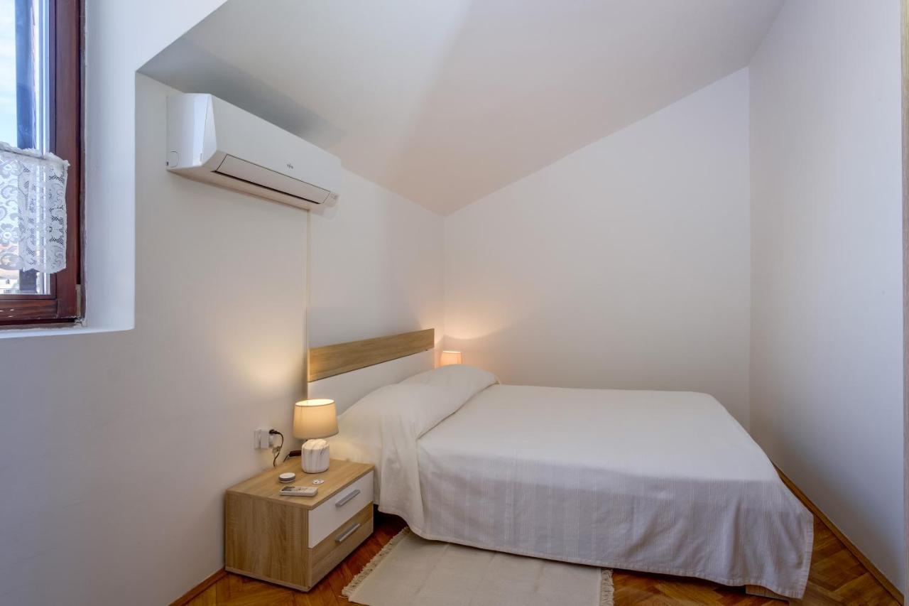 Oaza Appartement Mali Lošinj Buitenkant foto