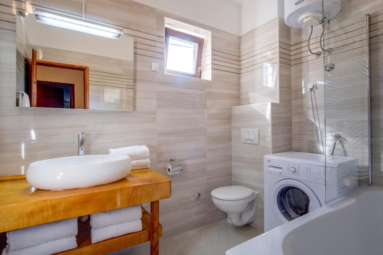 Oaza Appartement Mali Lošinj Buitenkant foto
