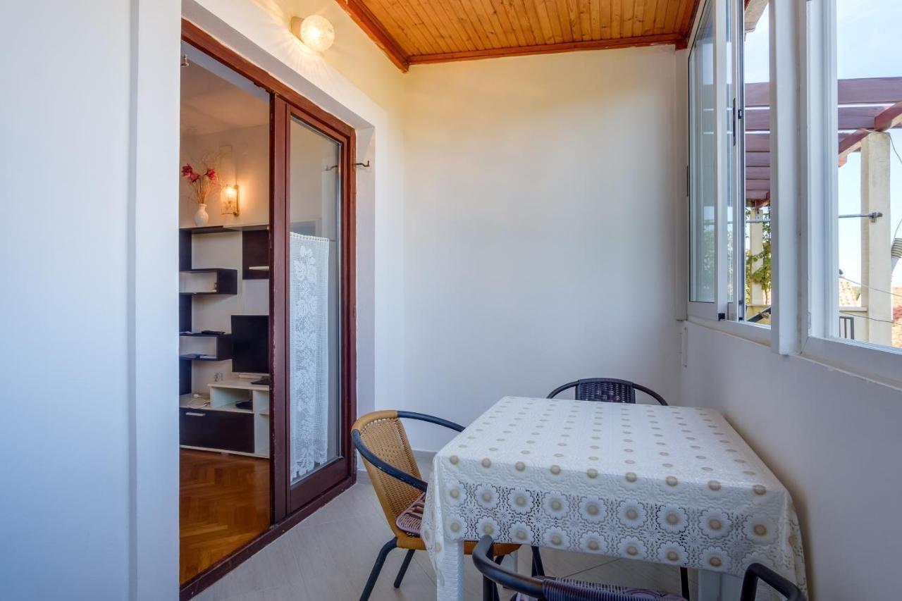 Oaza Appartement Mali Lošinj Buitenkant foto