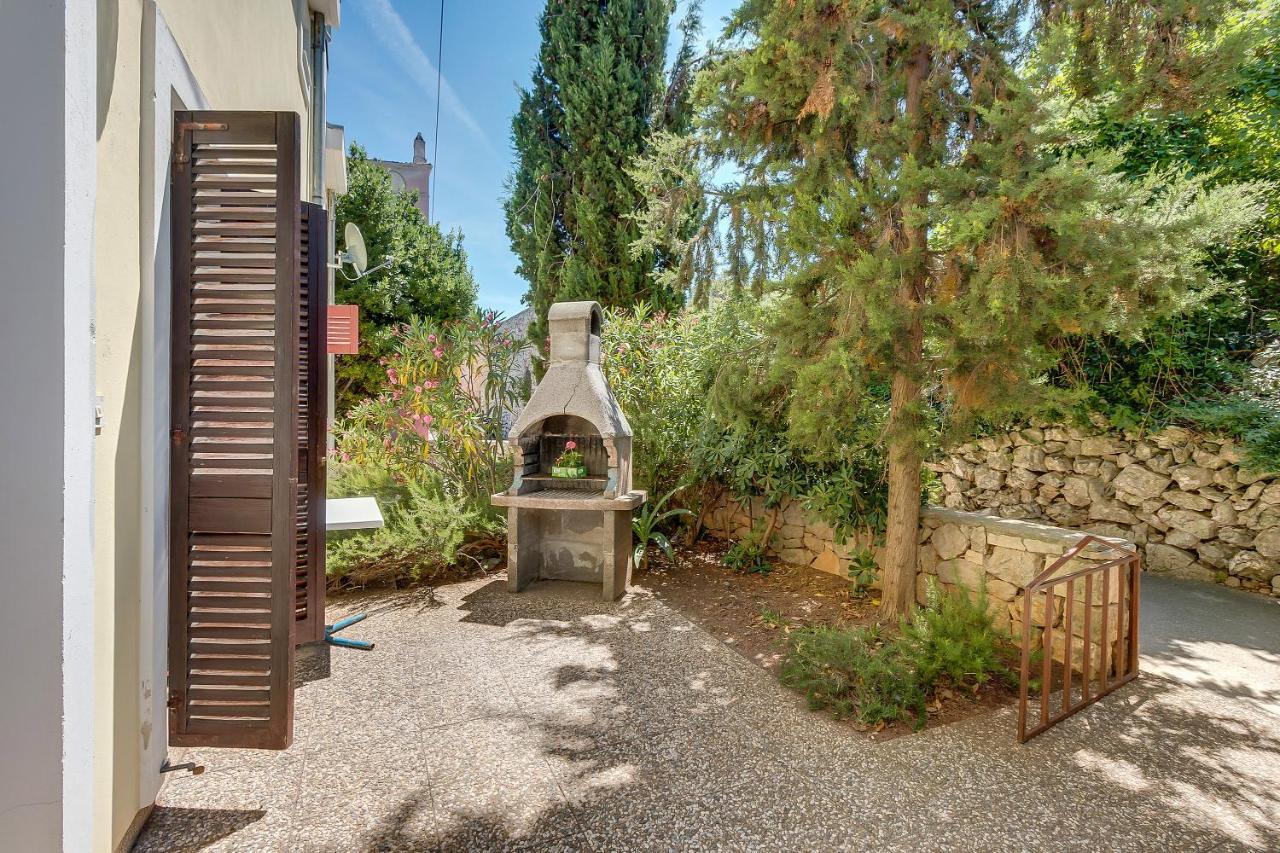 Oaza Appartement Mali Lošinj Buitenkant foto